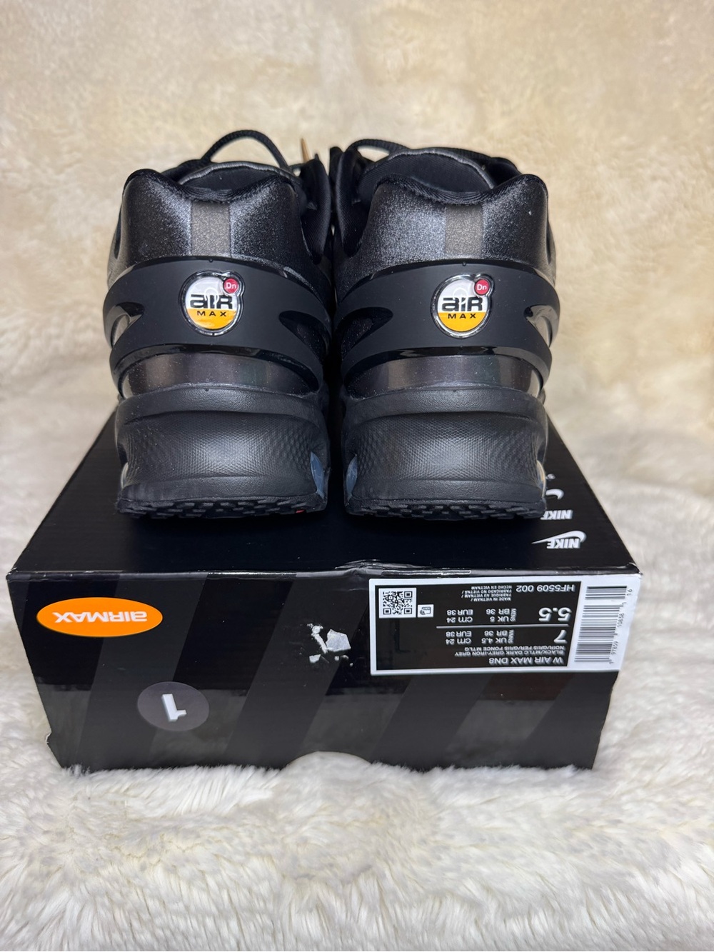 Women’s Air Max DN8- New in Box - Picture 4 of 6